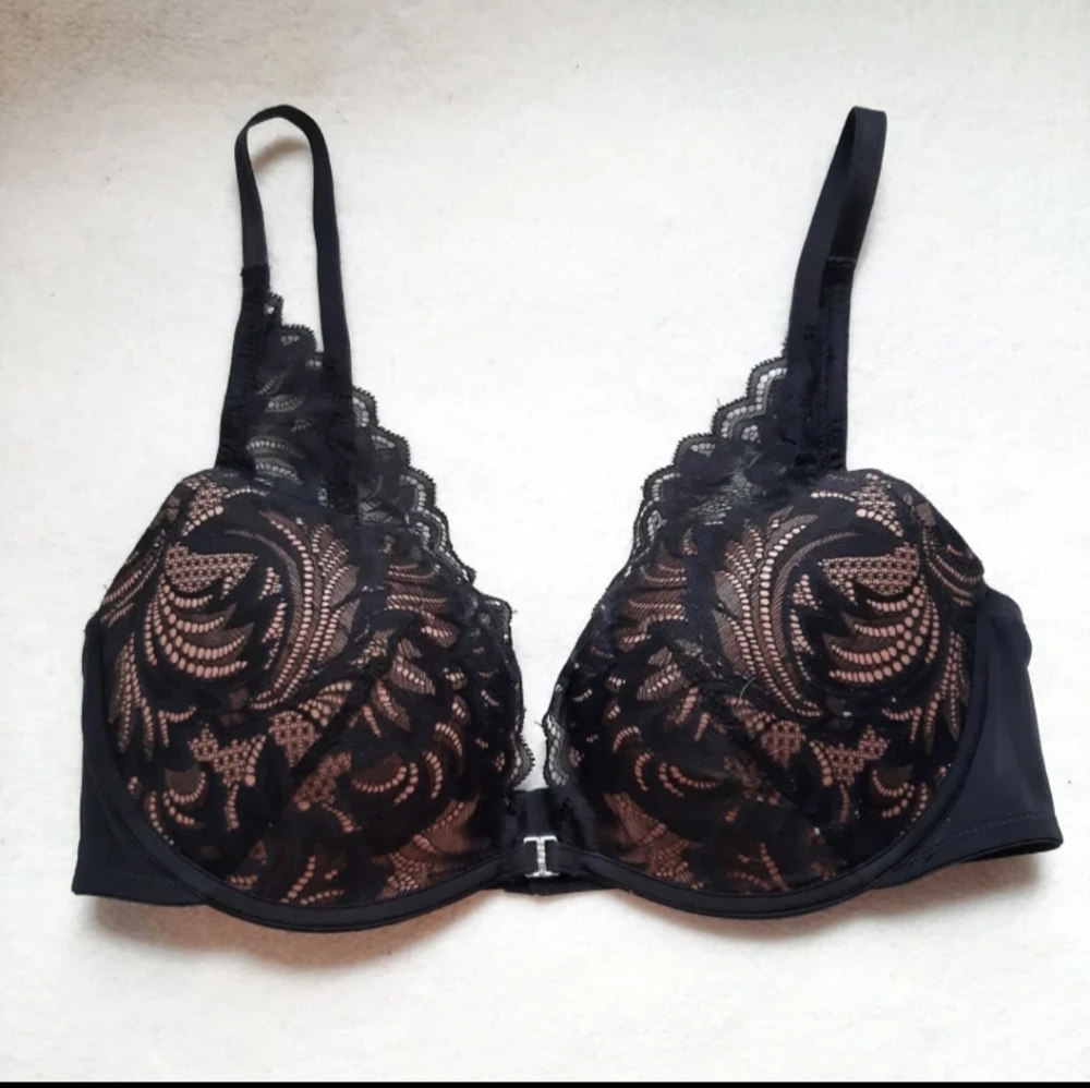 Adore me 36D black And tan lace lined plunge bra with diamond accent